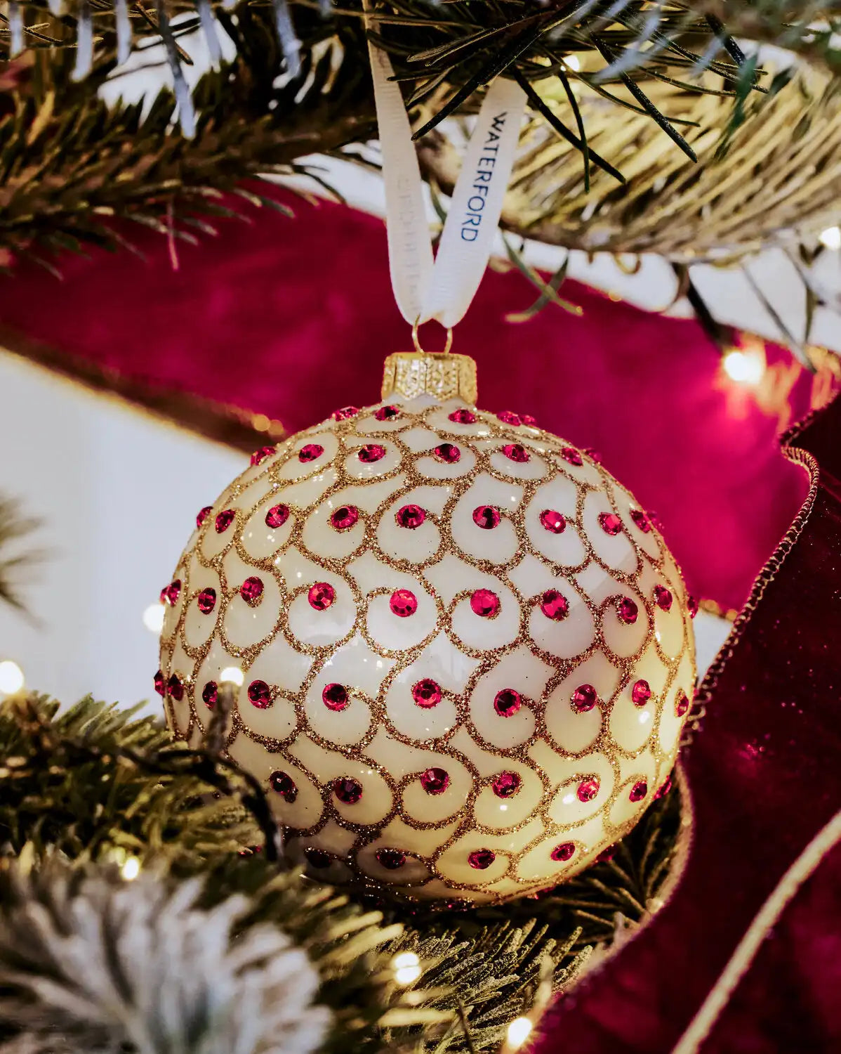 Christmas Holiday Heirlooms Sparkle Ornament