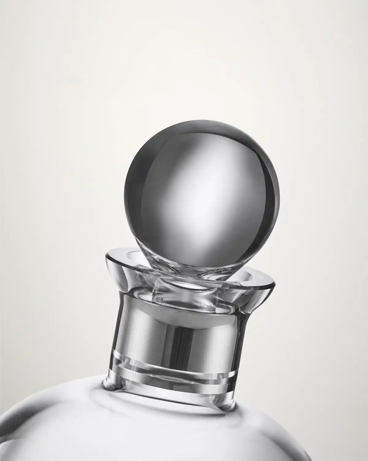 Elegance Short Decanter with Round Stopper