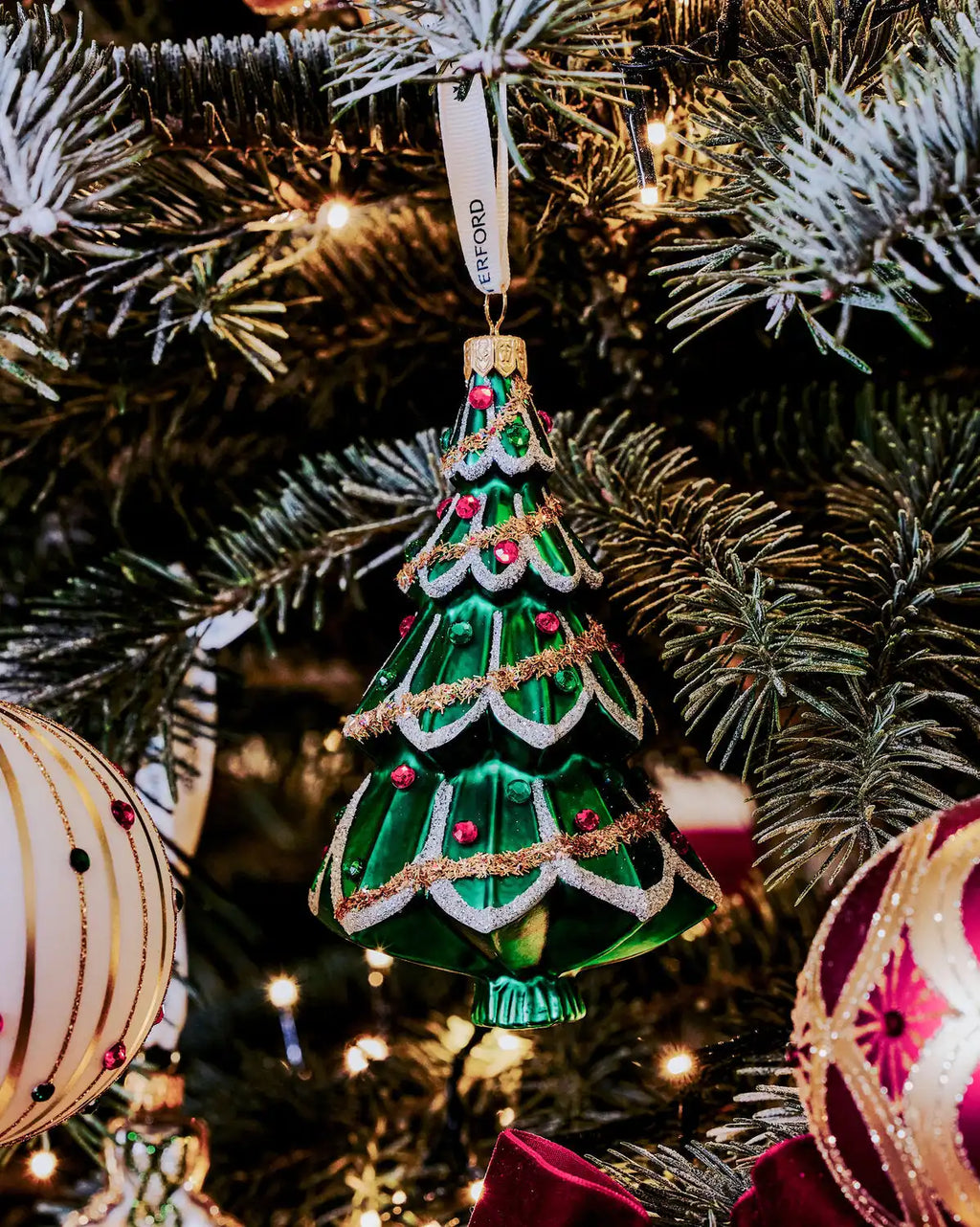 Christmas Holiday Heirlooms Christmas Tree Ornament
