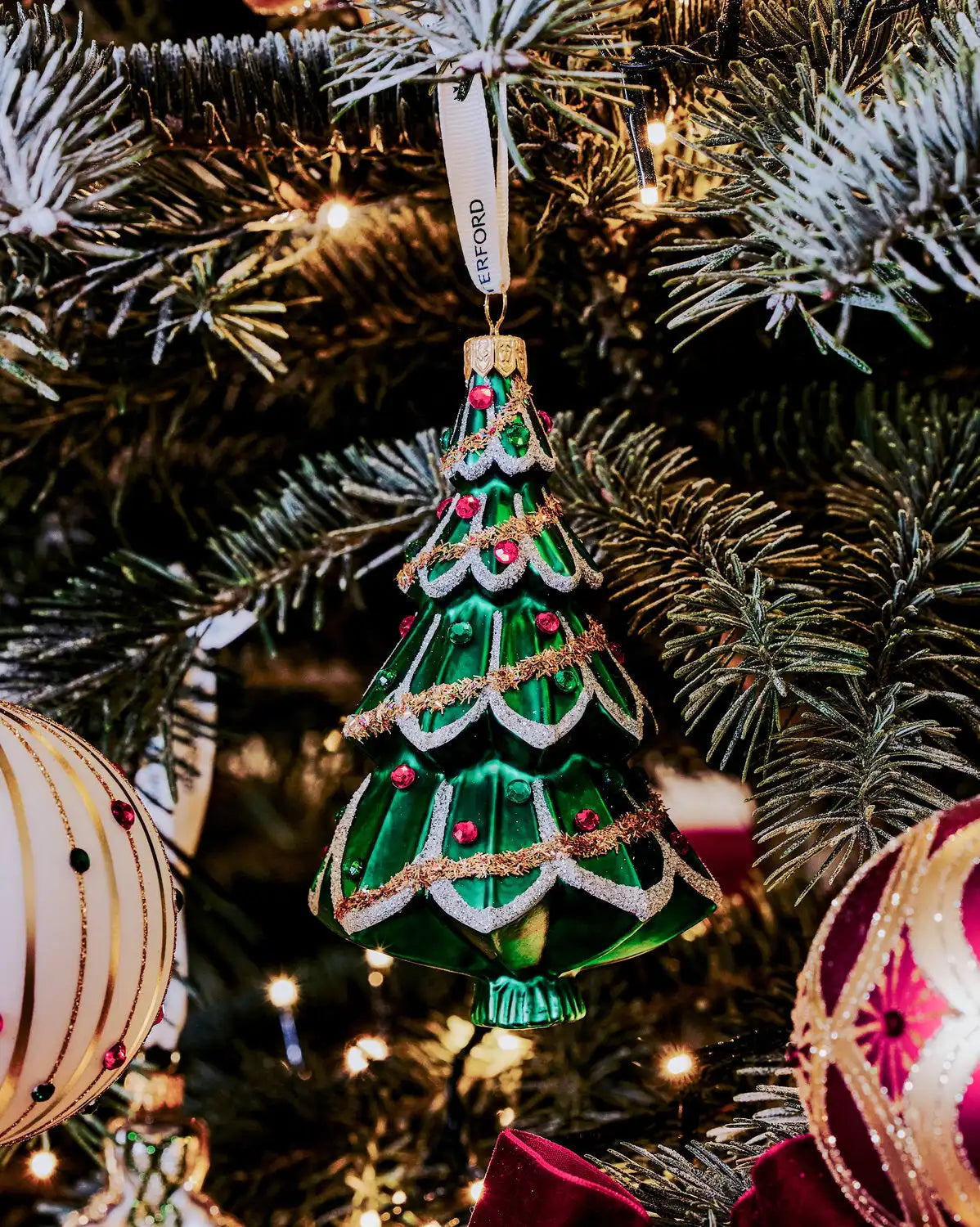 Christmas Holiday Heirlooms Christmas Tree Ornament