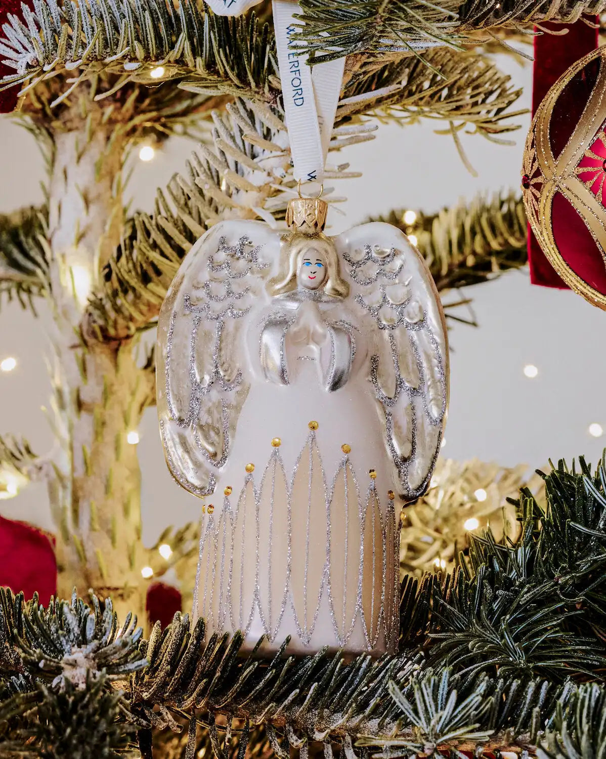 Christmas Holiday Heirlooms Angel Ornament
