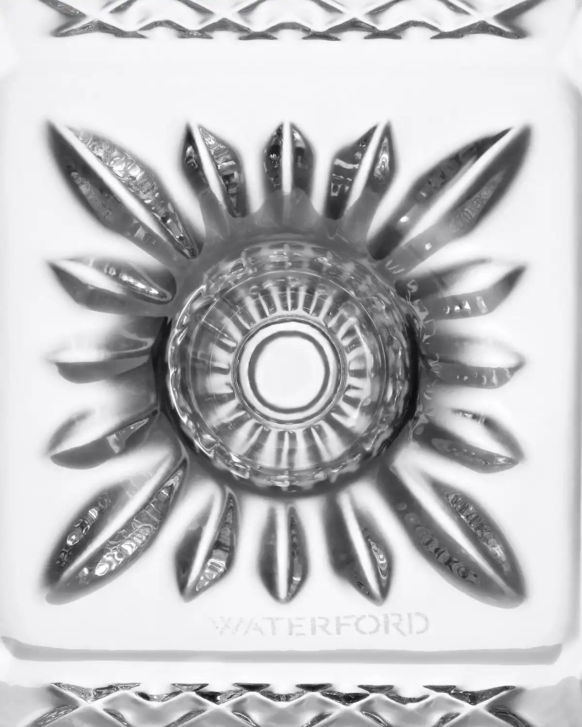 Lismore Square Ring Holder
