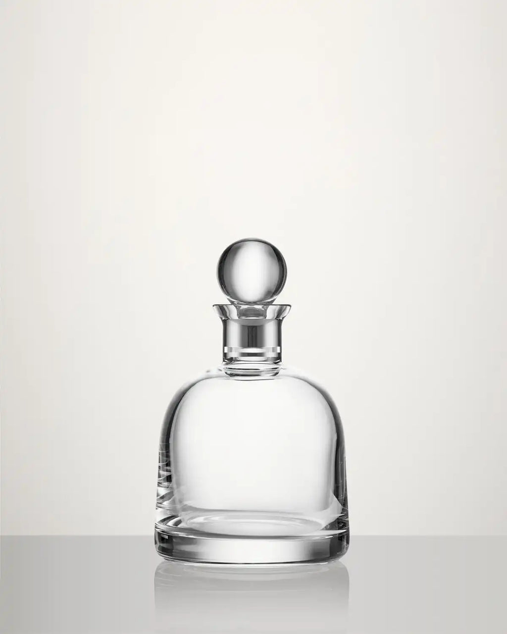 Elegance Short Decanter with Round Stopper
